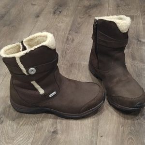 EUC Oboz winter boots, waterproof, brown leather, size 7.5